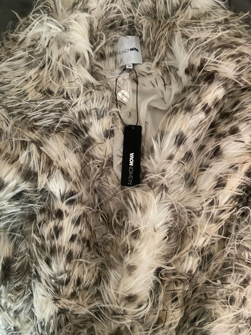 Fashion Nova Faux Fur Feather Coat in Cream & Black Speckle - Picture 3 of 3